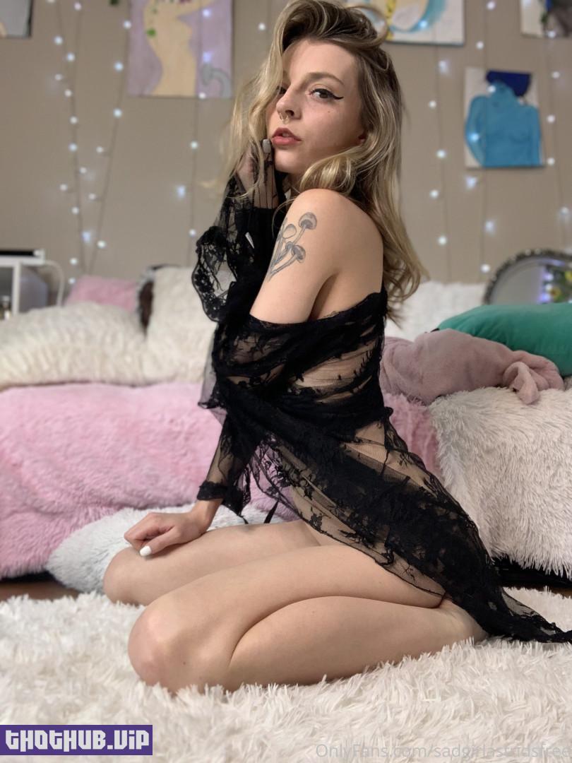 Astrids Free (sadgirlastridsfree) Onlyfans Leaks (99 images)