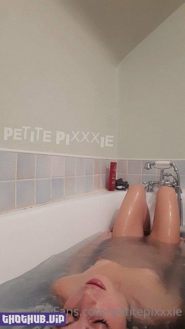 Petite PiX!E (petitepixxxie) Onlyfans Leaks (22 images)