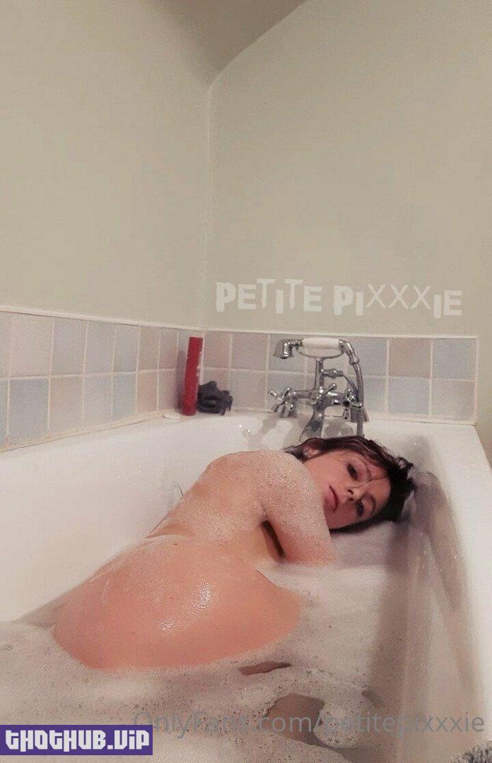 Petite PiX!E (petitepixxxie) Onlyfans Leaks (22 images)
